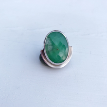 Load image into Gallery viewer, Chrysoprase and silver ring