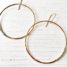 Load image into Gallery viewer, Simply gold hoops